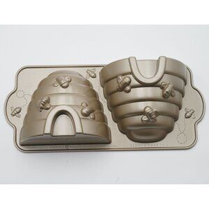 Nordic Ware Beehive Cake Pan 10 Cups / 2.4 Liters Cast Aluminum USA